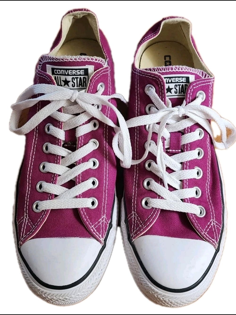 Converse Chuck Taylor All Star Low Top Magenta Pink EUC Women’s 11